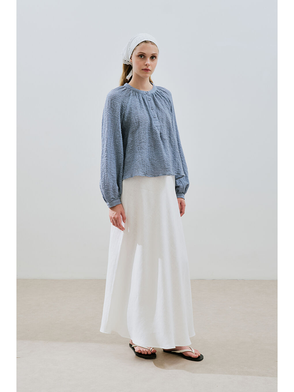 Dokulu Yakası Düğmeli Bluz Mavi-3