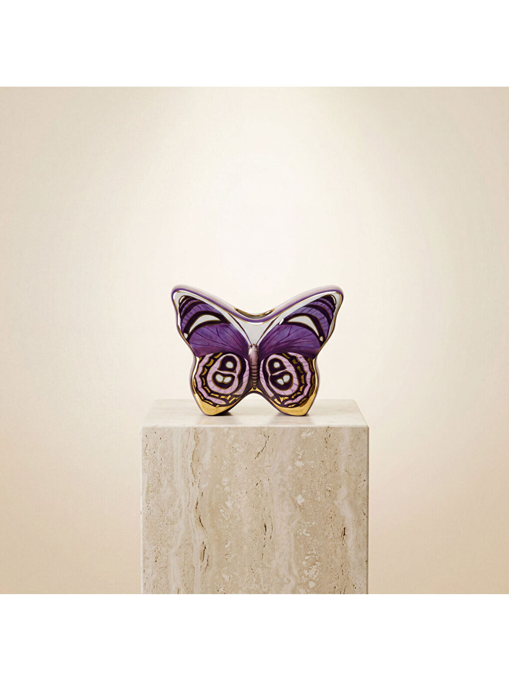 Ekru El Dekoru Kelebek Tasarımlı Dekoratif Porselen Vazo Mor 13x10 Cm-3
