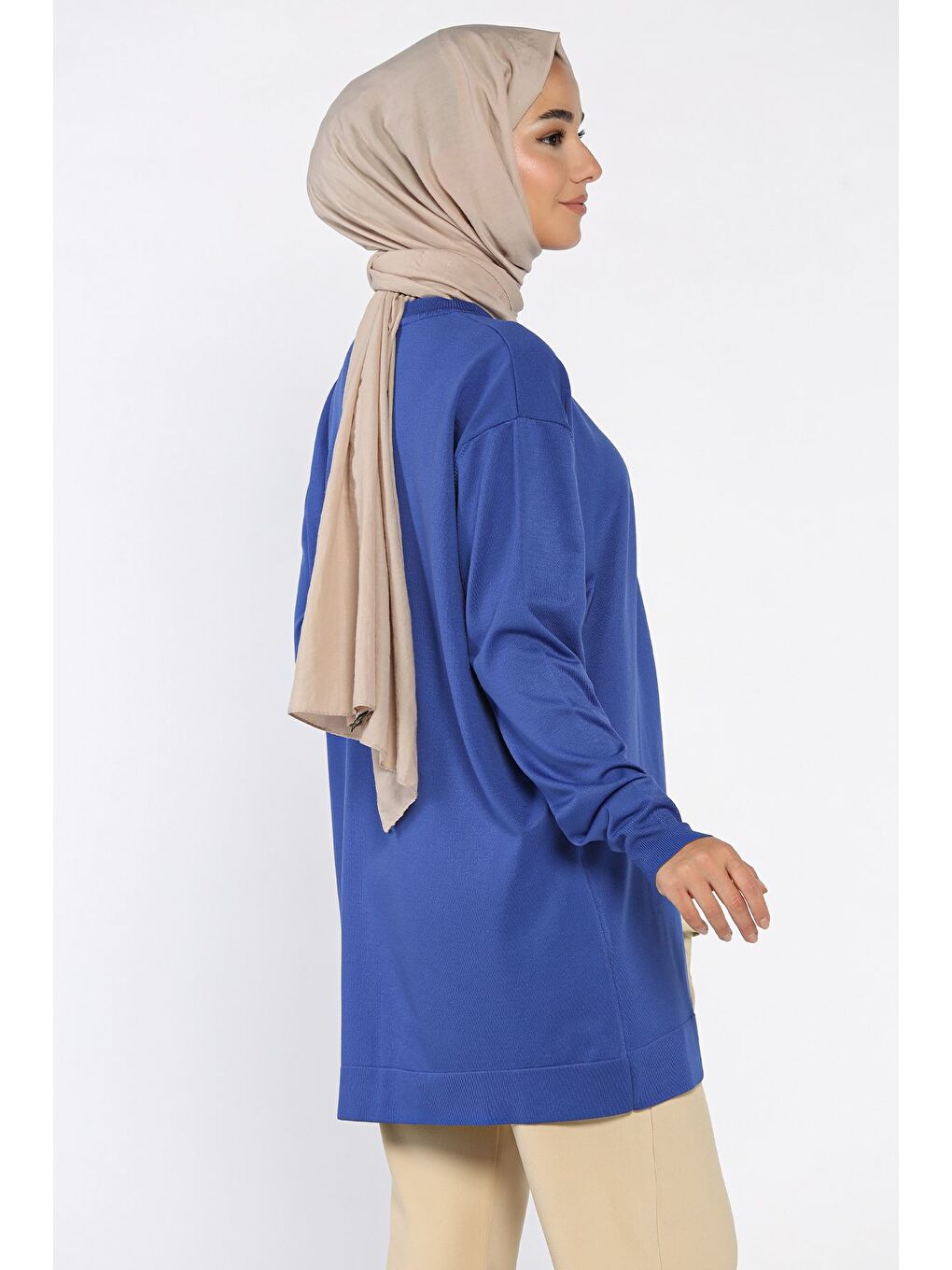 Mavi Çiçek Figürlü Ön Düğmeli Tesettür Triko Hırka (s-m-l-xl Beden Uyumludur.)-4