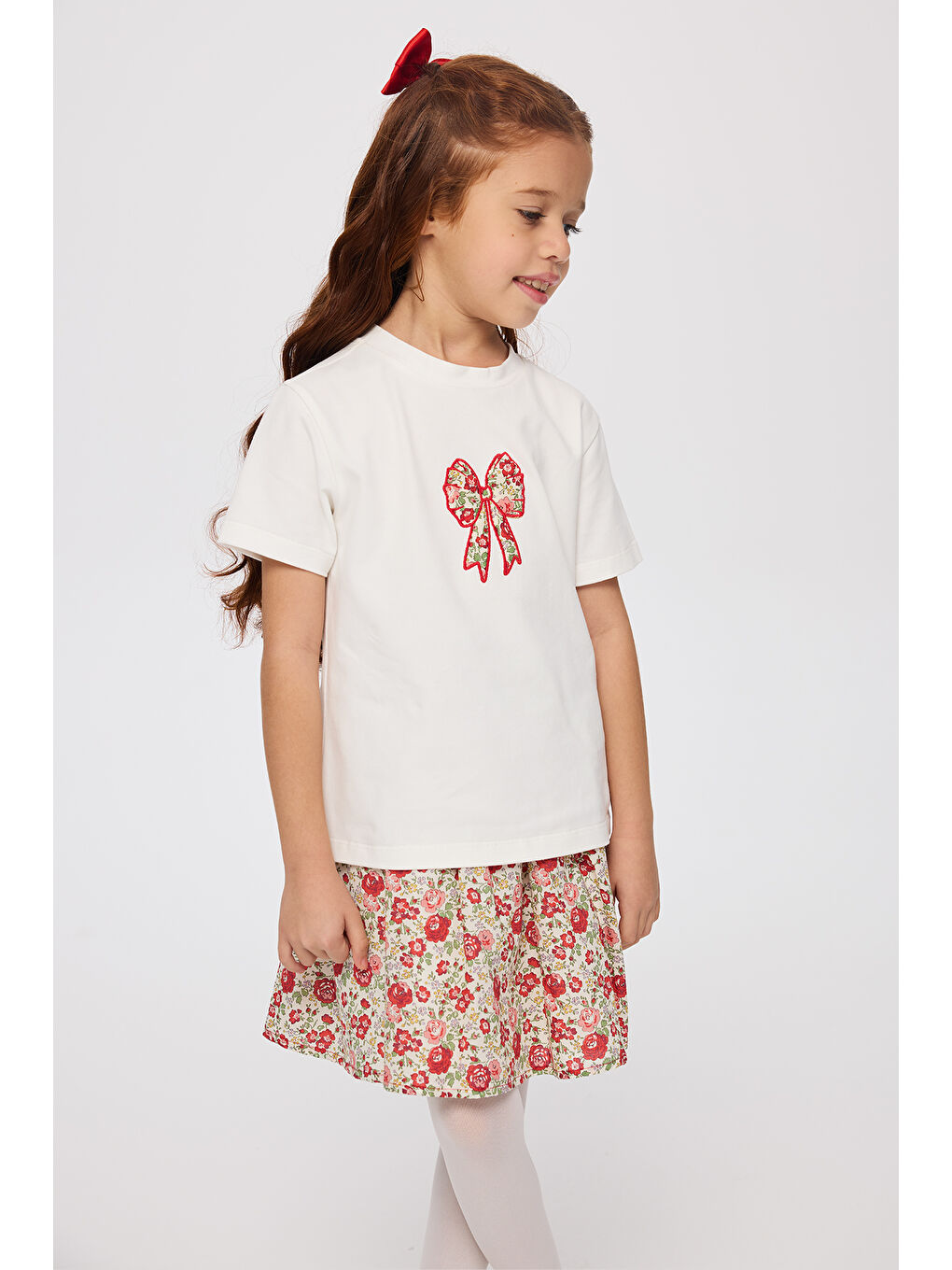 Ekru Liberty Kumaş Nakışlı Kız Çocuk Tişört-1