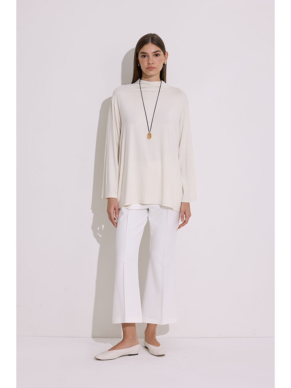 Beyaz Dökümlü Uzun Kol Bluz İnci-1