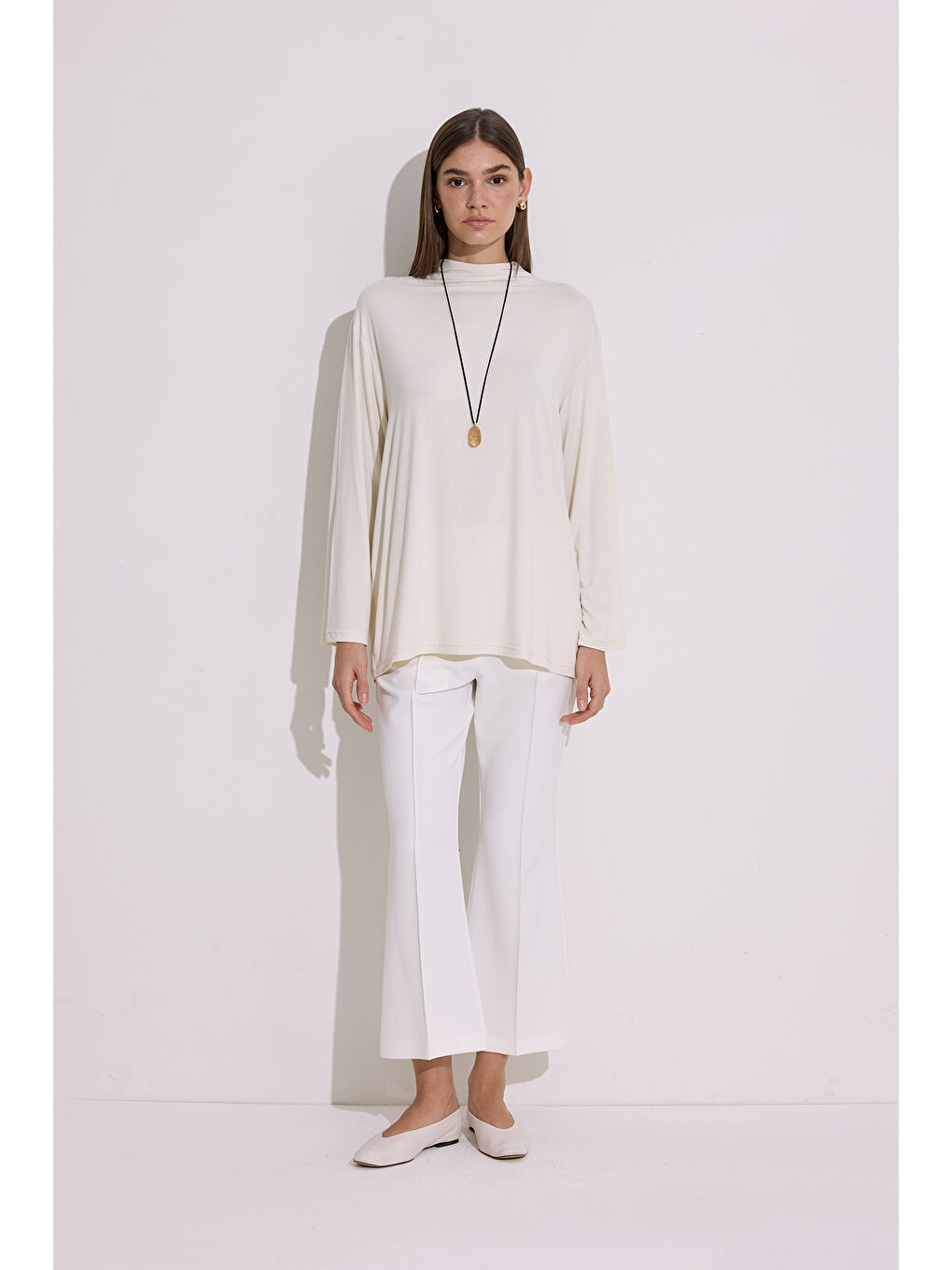 Beyaz Dökümlü Uzun Kol Bluz İnci-2