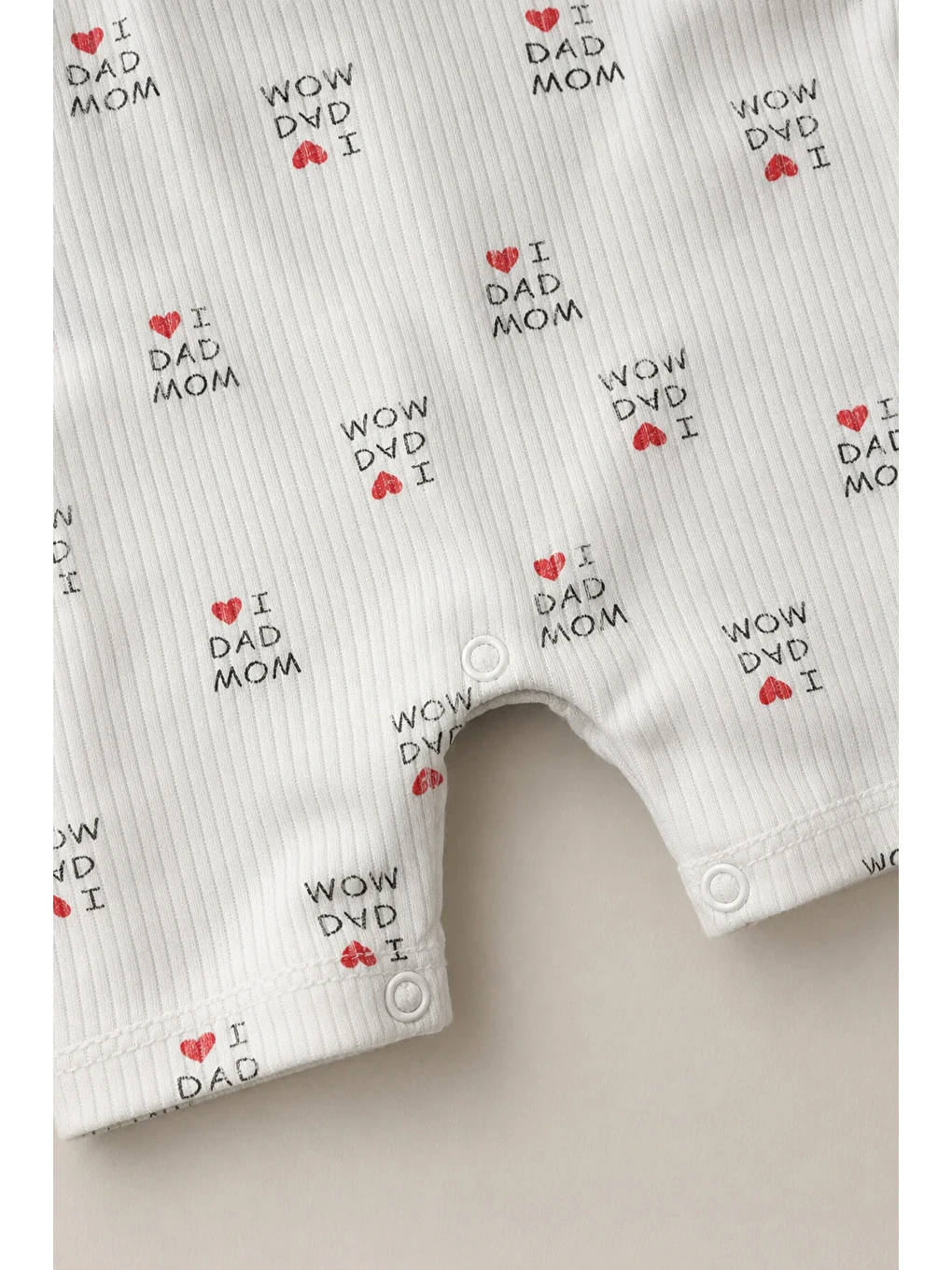 Kırmızı Unisex Bebek Organik Pamuklu Yazlık Kısa Kollu Fitilli Mom Dad Desenli Tulum 0-12 Ay-5