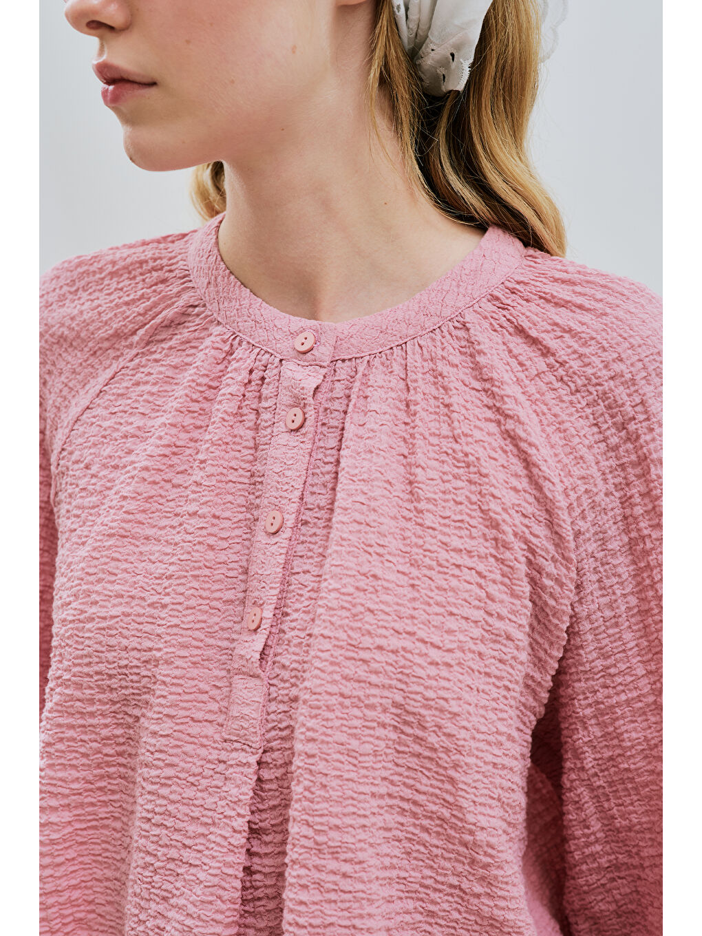 Dokulu Yakası Düğmeli Bluz Pembe-2