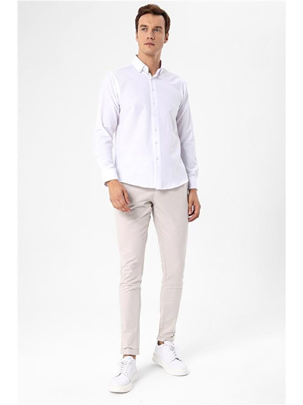 Beyaz Slim Düz Düğmeli Yaka Gömlek-3