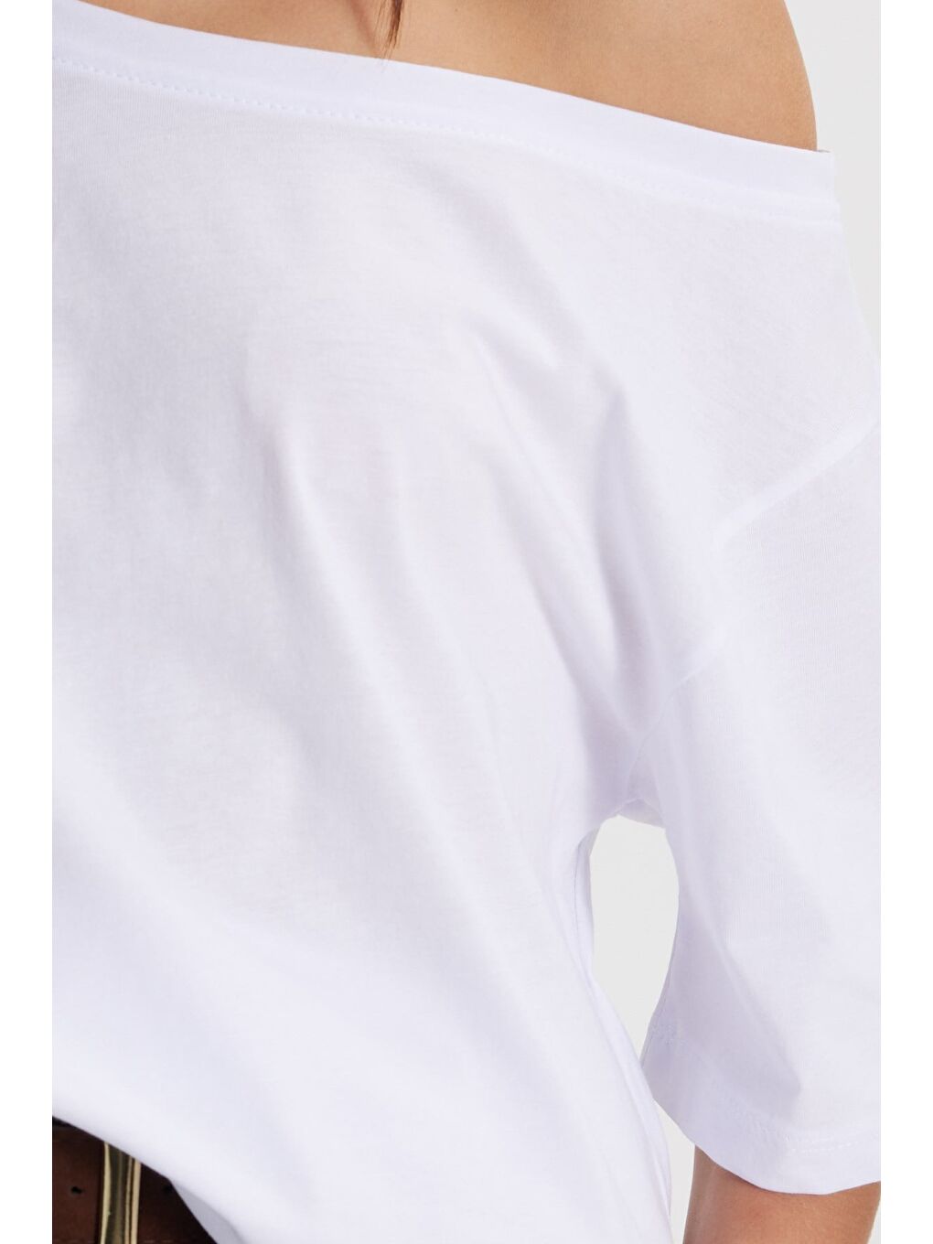 Kadın Slim Fit Dar Kesim %100 Pamuk Kayık Yaka Kısa Kollu Beyaz Tişört-3