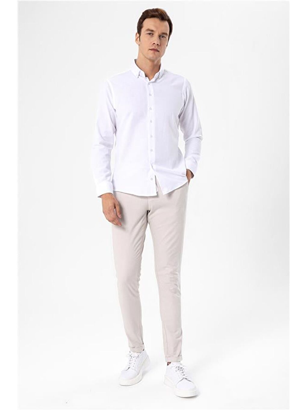 Beyaz Slim Düz Düğmeli Yaka Gömlek-9