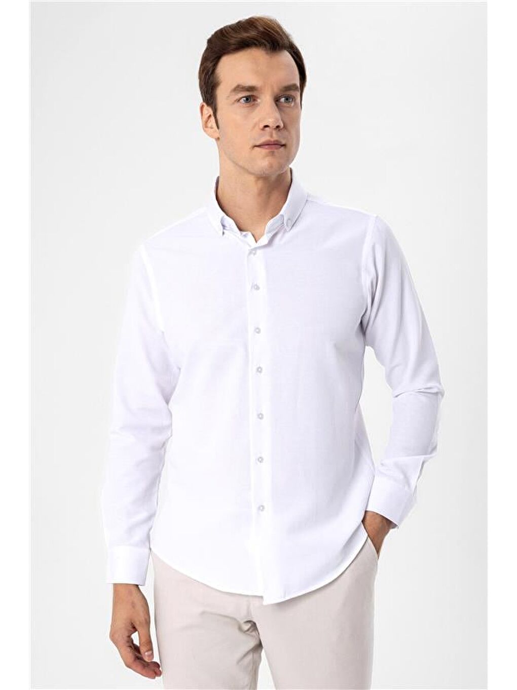 Beyaz Slim Düz Düğmeli Yaka Gömlek-10