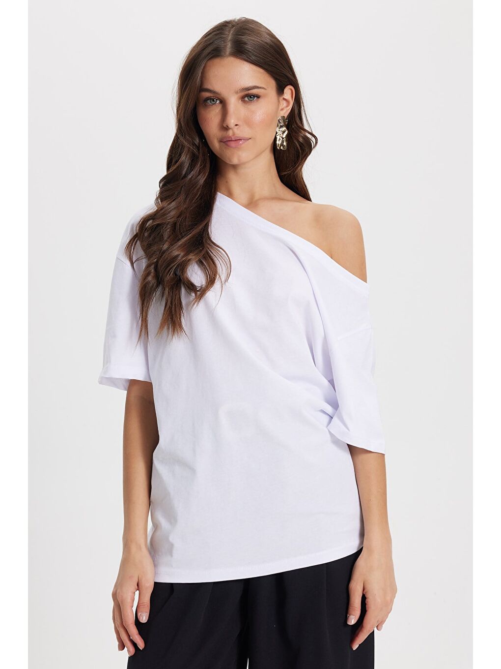 Kadın Slim Fit Dar Kesim %100 Pamuk Kayık Yaka Kısa Kollu Beyaz Tişört-6