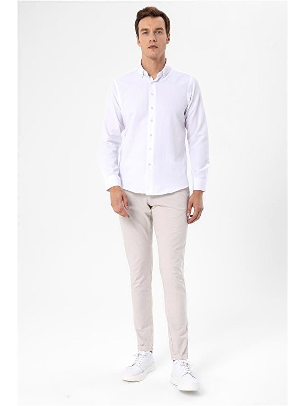 Beyaz Slim Düz Düğmeli Yaka Gömlek-11