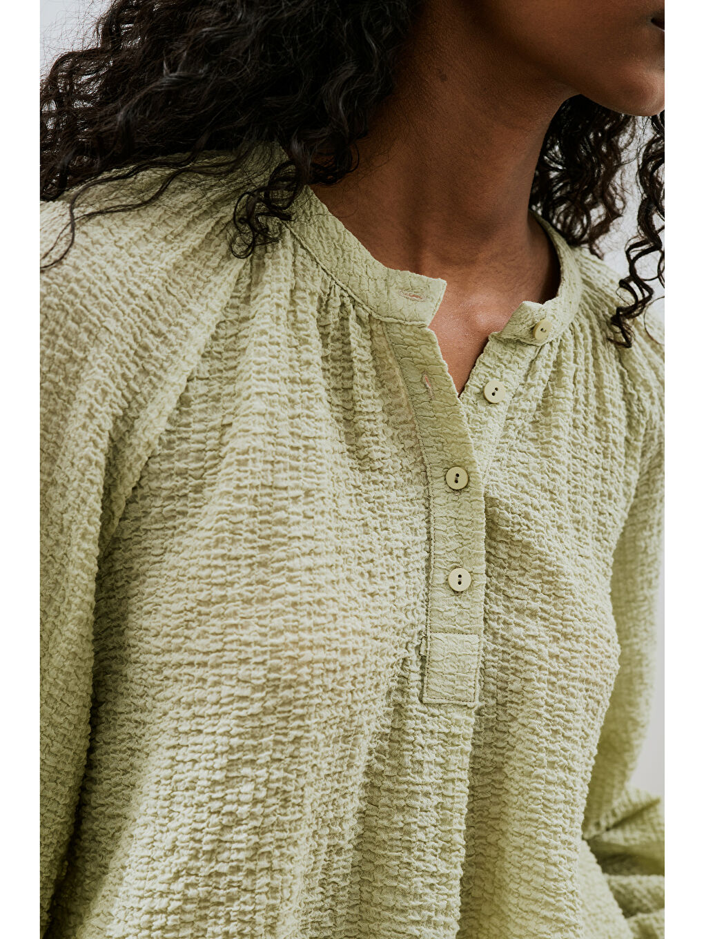 Dokulu Yakası Düğmeli Bluz Yeşil-6