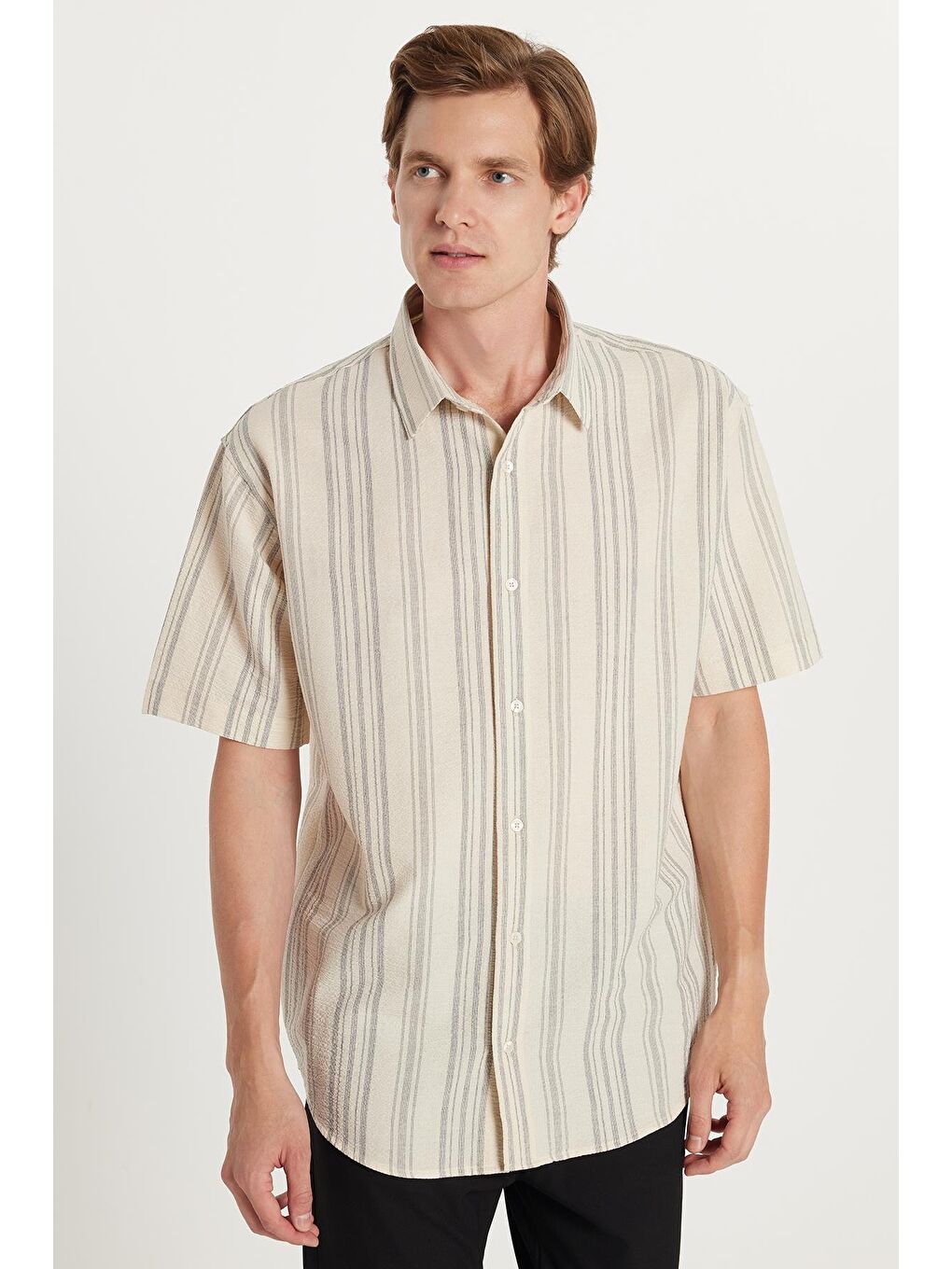 Karışık Erkek Relax Fit Rahat Kesim Kısa Kollu Çizgili Spor Yaka Gömlek-3