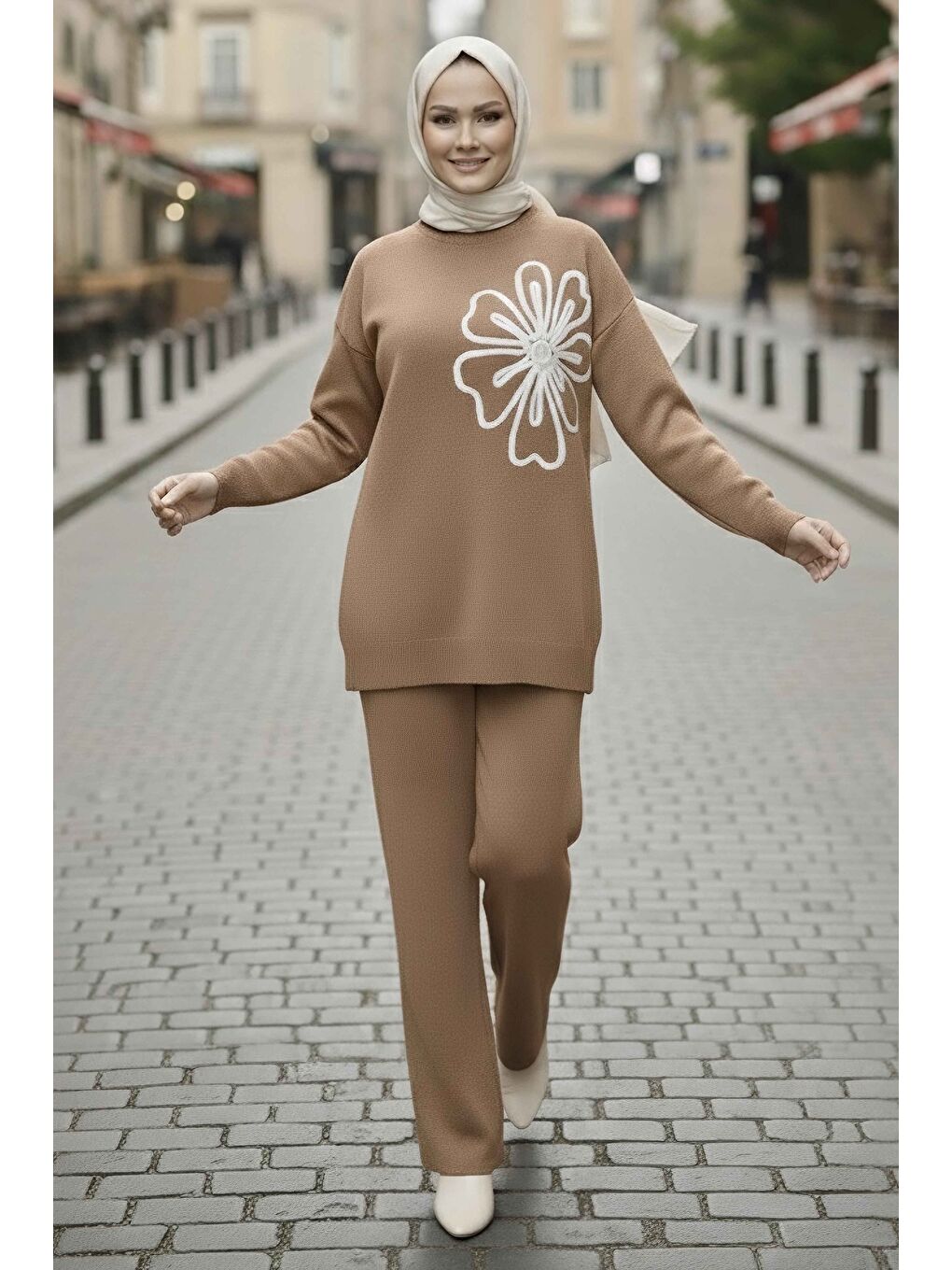 Bej Çiçek Nakışlı İkili Triko Takım Vizon - 28062-VIZON-1