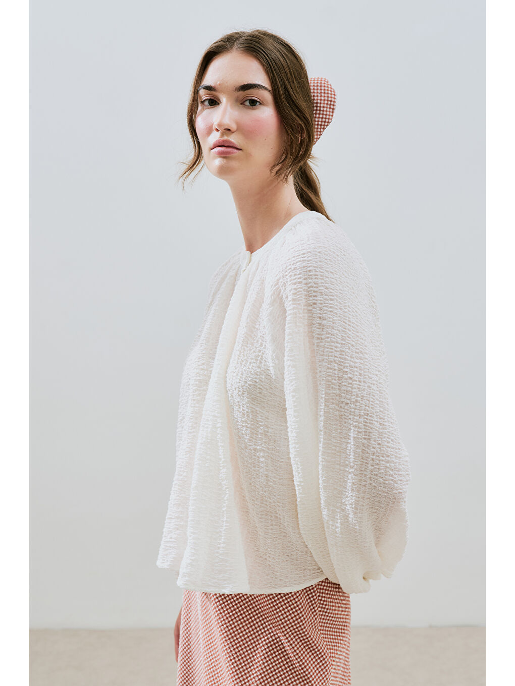 Dokulu Yakası Düğmeli Bluz Ekru-5