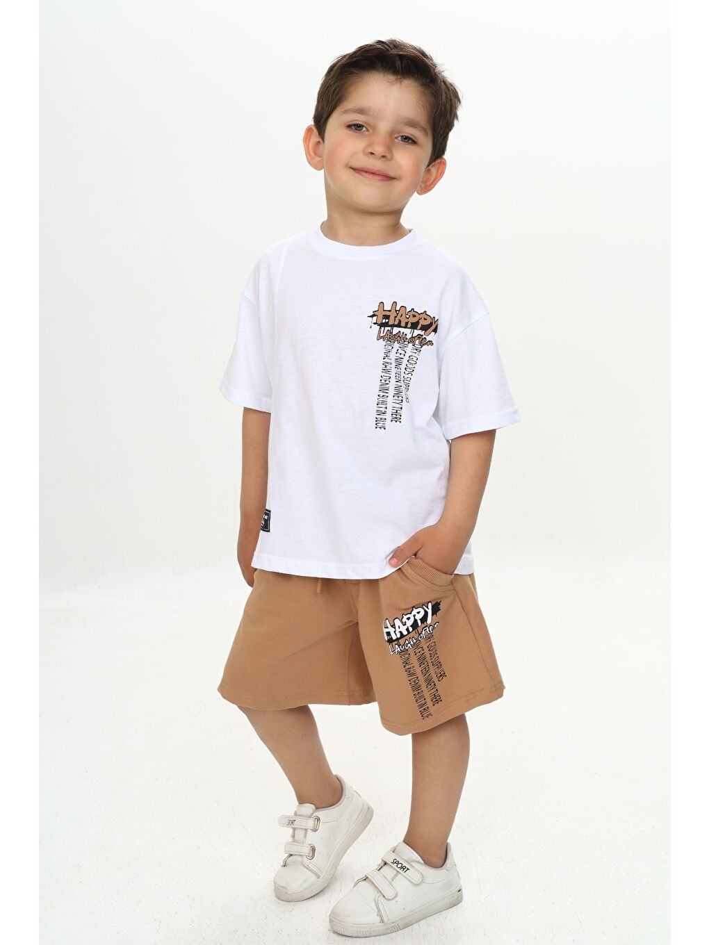 Beyaz Erkek Çocuk Happy Yazı Baskılı Şortlu Takım