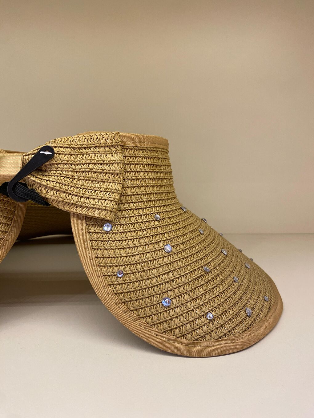 Kahverengi Camel Taş Süslemeli Geniş Siperli Hasır Şapka - Plaj ve Güneş İçin Koruma Aksesuarı HSR2091-2