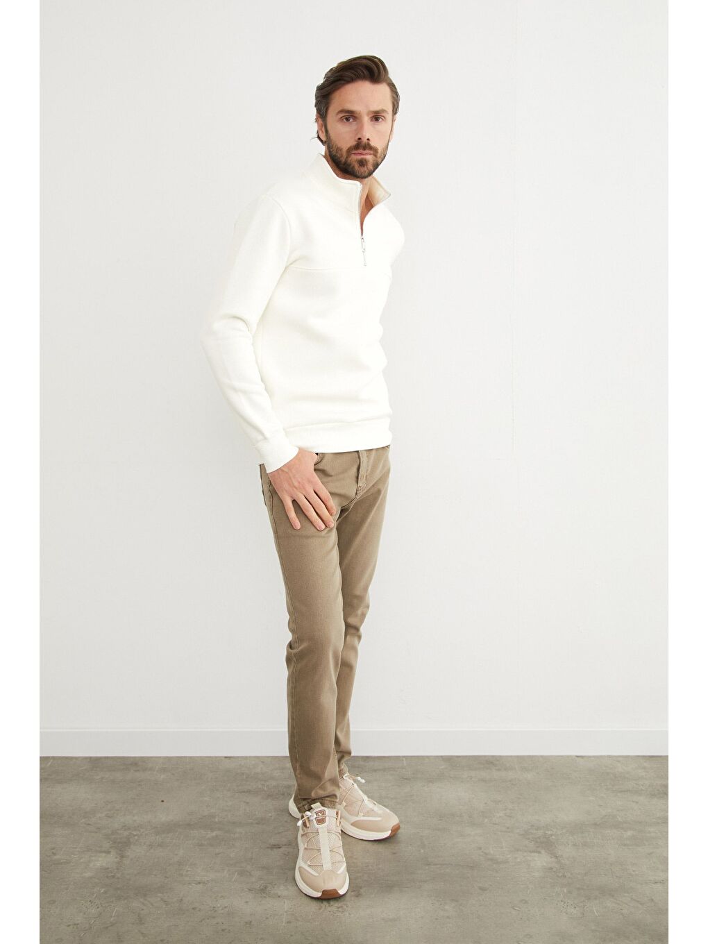 Ekru 3 İplik Basic Dik Yaka Yarım Fermuarlı Sweatshirt-2