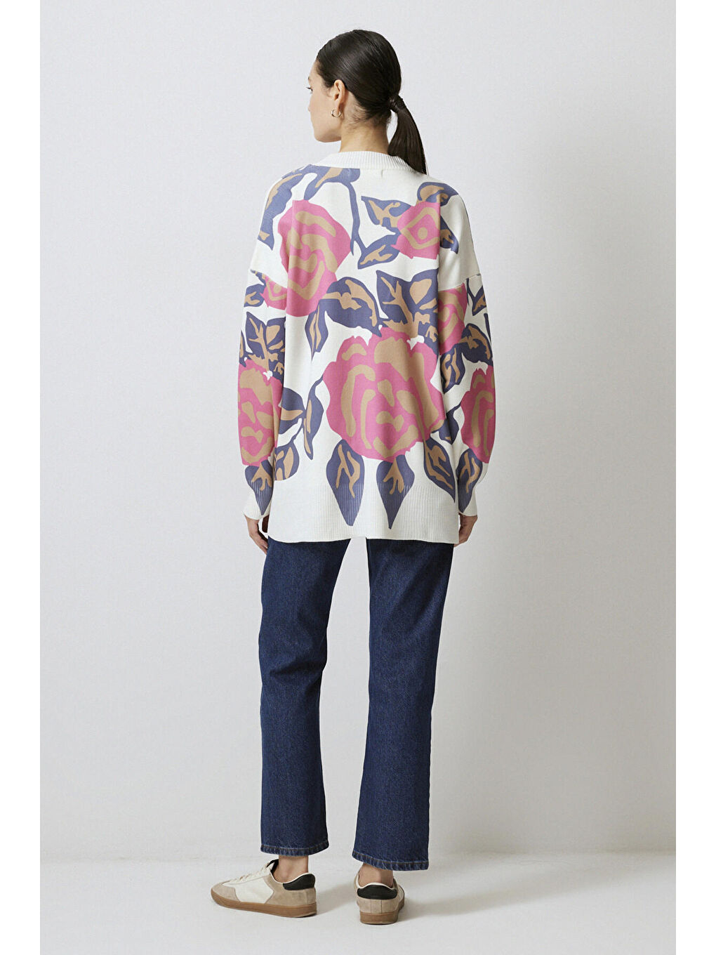 Siyah Çiçek Desenli Triko Kazak-3