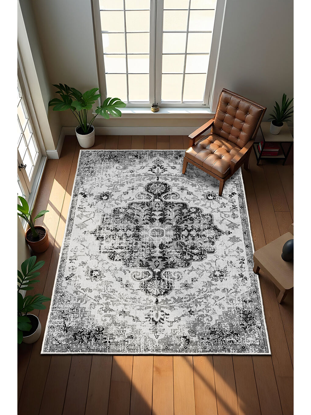 Siyah Dekoratif Özel Tasarım Yıkanabilir İnce Kaymaz Tabanlı Modern Halı KECE FR15-2