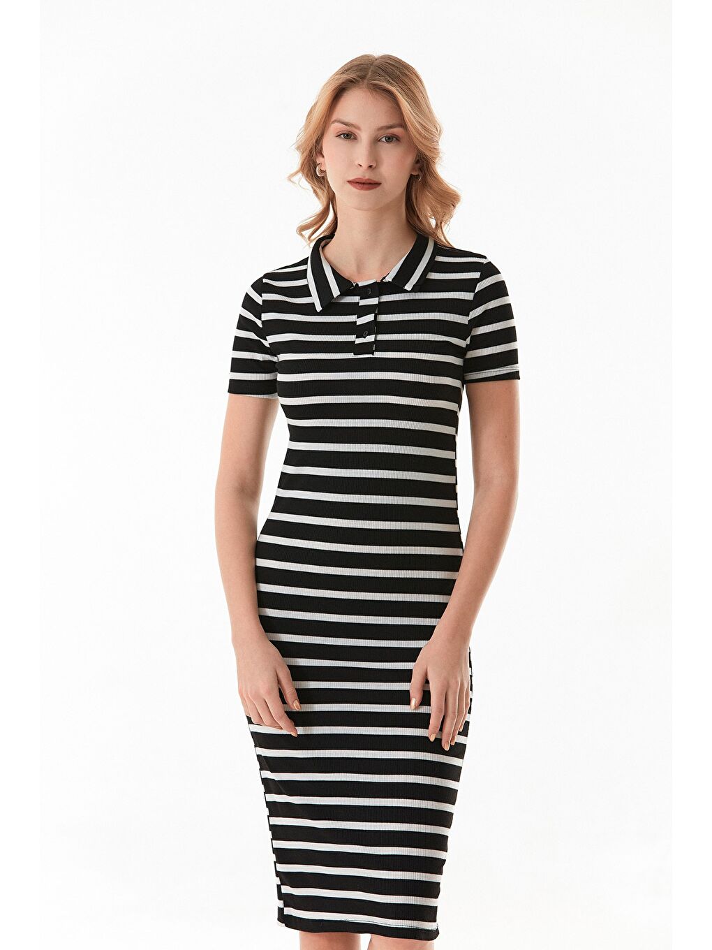 Siyah Çizgili Polo Yaka Yarım Düğmeli Elbise-1