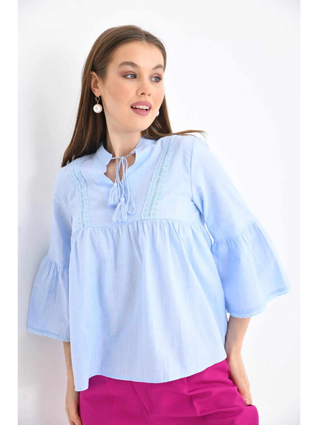 Kadın Bebe Mavi Volanlı Yaka Bağlamalı Rahat Kesim Dokuma Bluz