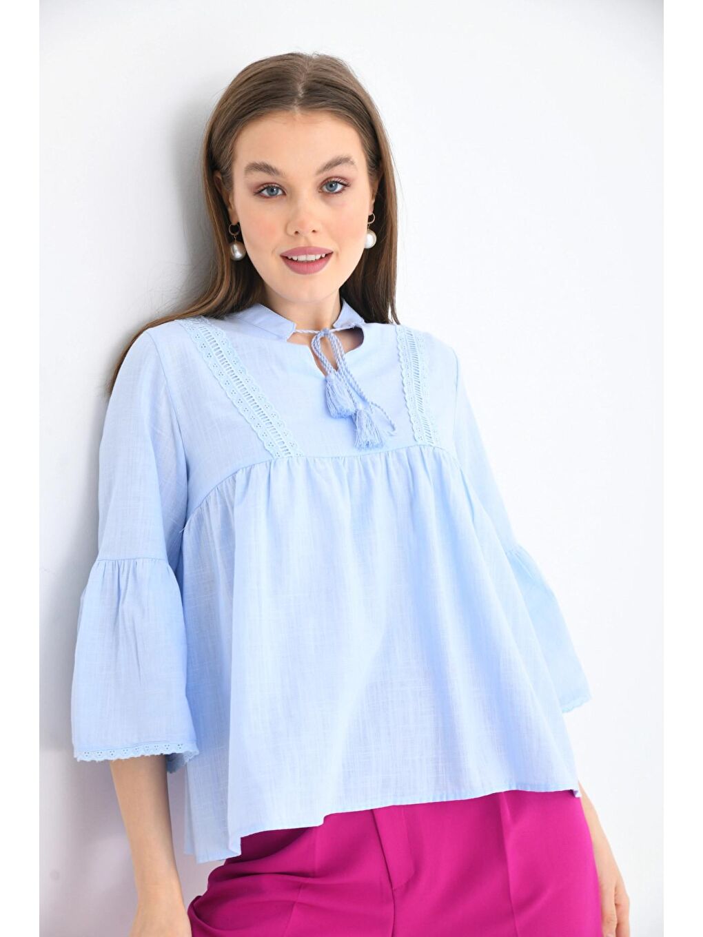 Kadın Bebe Mavi Volanlı Yaka Bağlamalı Rahat Kesim Dokuma Bluz-1