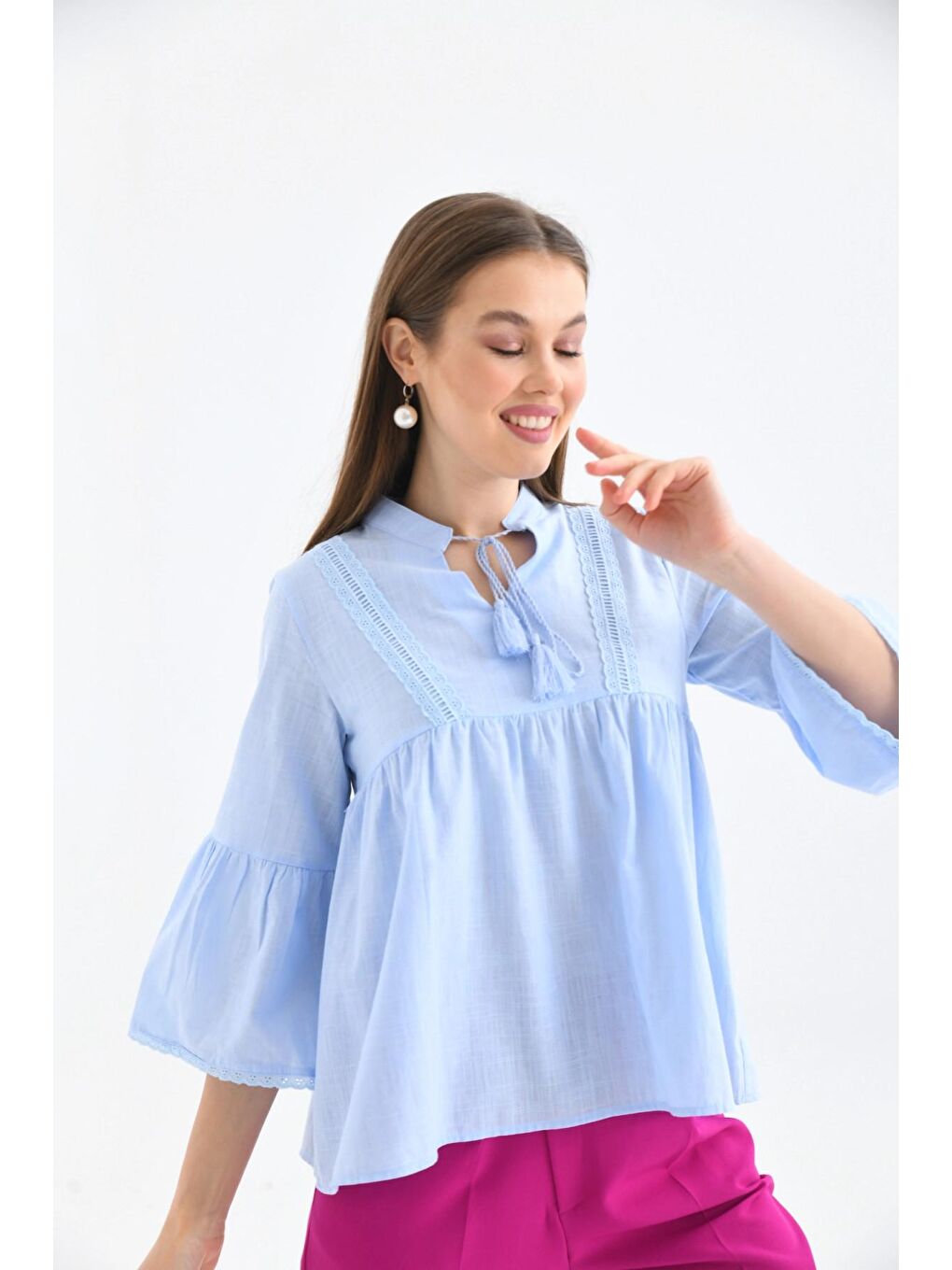 Kadın Bebe Mavi Volanlı Yaka Bağlamalı Rahat Kesim Dokuma Bluz-3