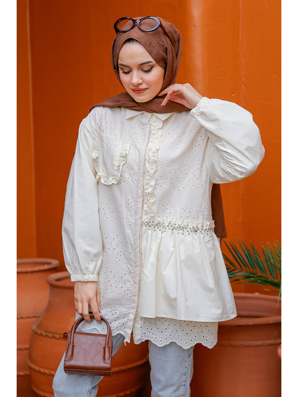 Ekru Kadın Brode Detay Yarım Taşlı Gömlek Krem-1