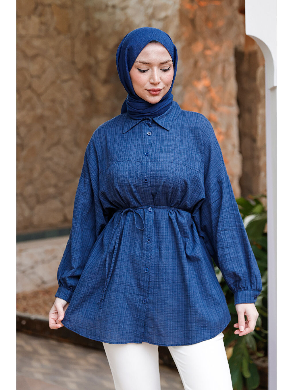 Kadın Ekose Desenli Bel Bağlamalı Gömlek Lacivert-1