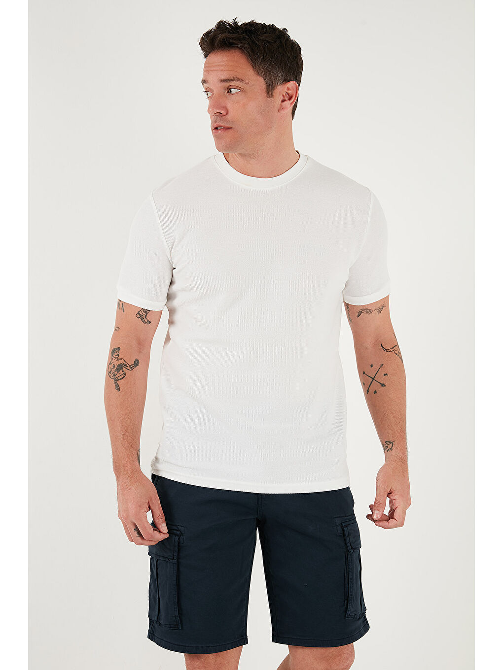 Ekru Pamuklu Bisiklet Yaka Basic Erkek Tişört 5902387-2