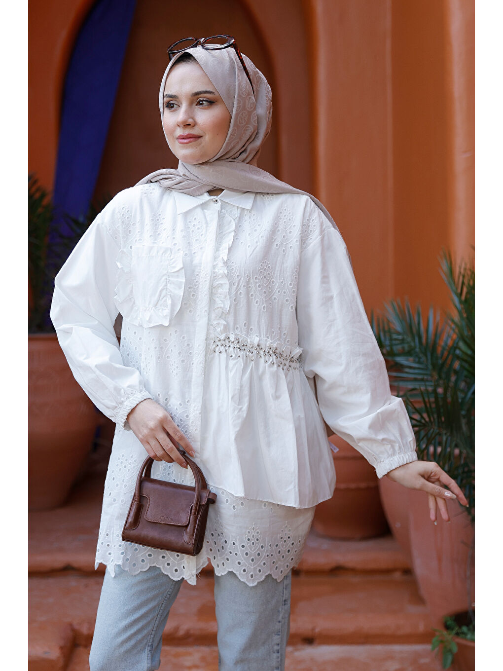 Kadın Brode Detay Yarım Taşlı Gömlek Beyaz