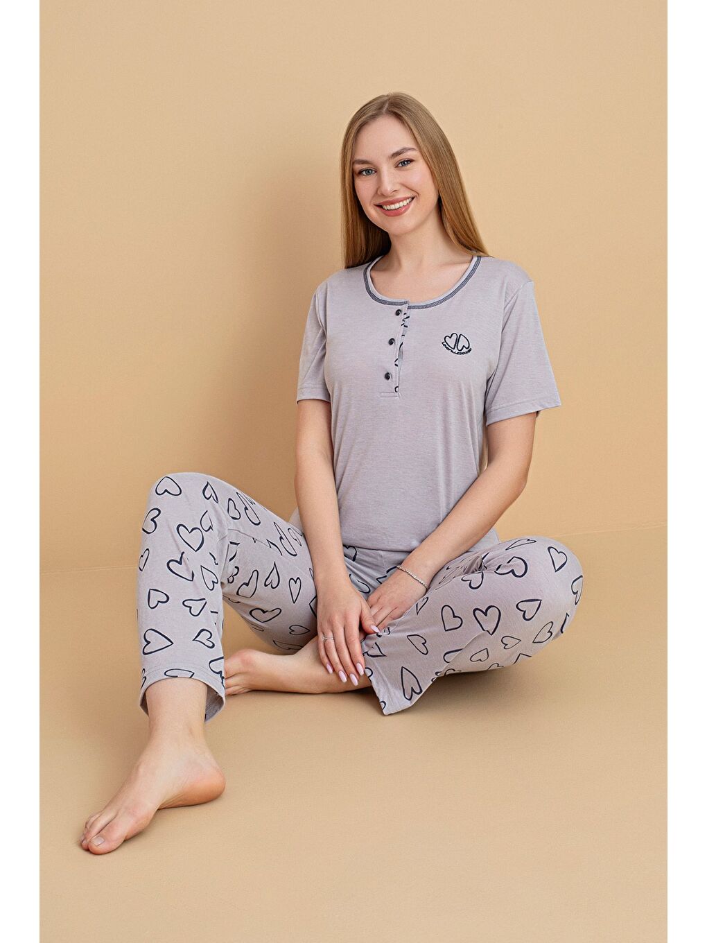 Gri Uğur Böceği Desenli Kısa Kollu Pijama Takımı-1