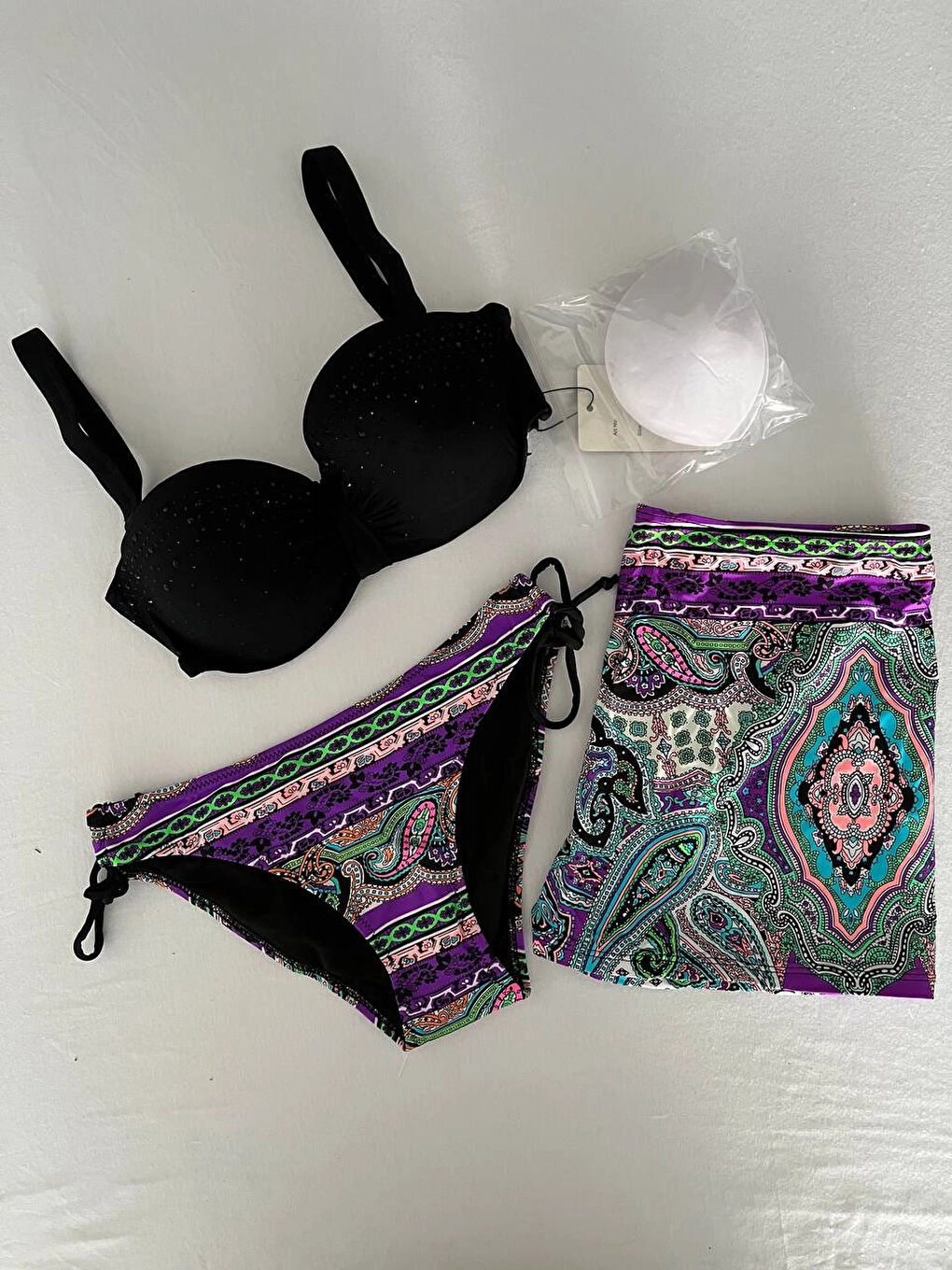 Kadın Siyah Taş İşlemeli Desenli 3 Parça Etekli Bikini Takım HZL25S-LC3326