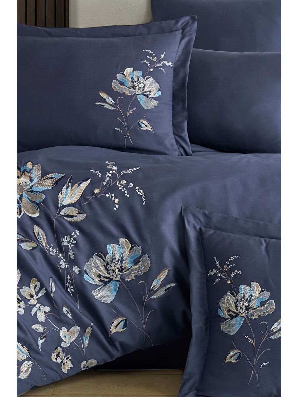 İmpero Nakışlı %100 Pamuk Saten Çift Kişilik Nevresim Takımı Lacivert-2