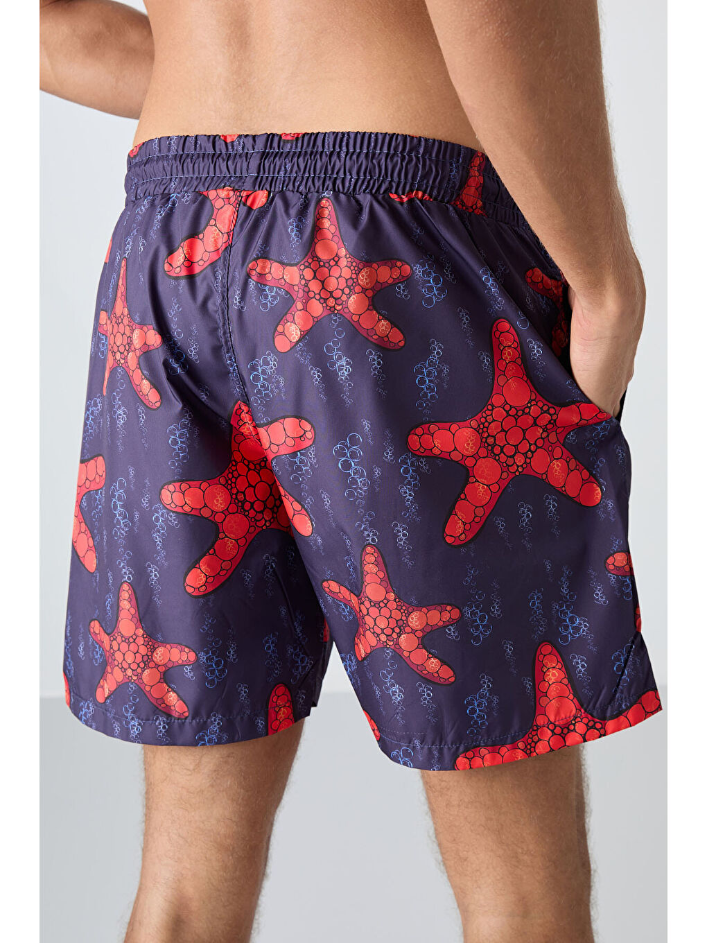 Kırmızı Deniz Yıldızı Desenli Hızlı Kuruyan Standart Fit Erkek Deniz Şortu - 81267-2