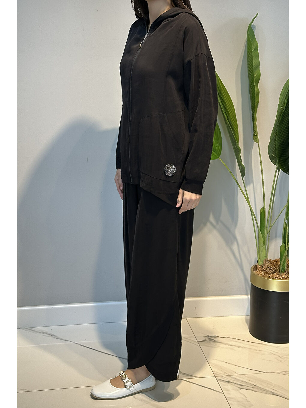 Kapüşonlu ve Fermuarlı Cebi Arma Detaylı Pantolonlu Modal Takım 936 Siyah-2