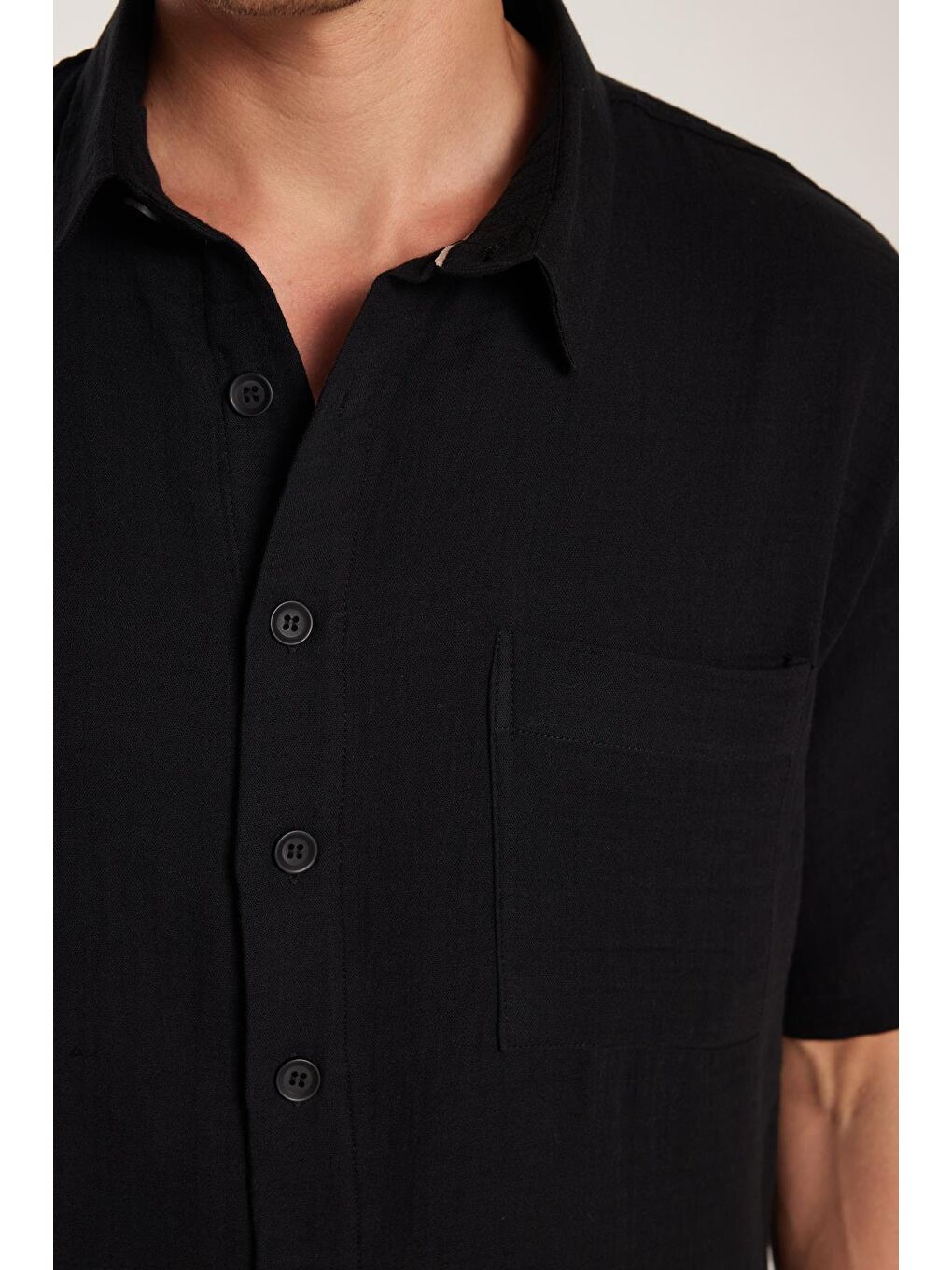 Erkek Relax Fit Rahat Kesim Kısa Kollu %100 Pamuk Tek Cepli Siyah Gömlek-2