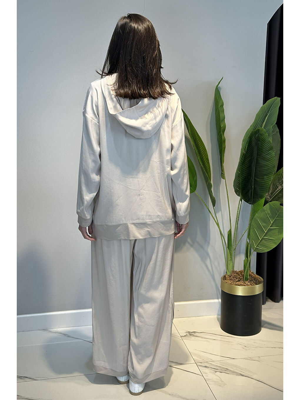 Bej Kapüşonlu ve Fermuarlı Cebi Arma Detaylı Pantolonlu Modal Takım 936 Vizon-3