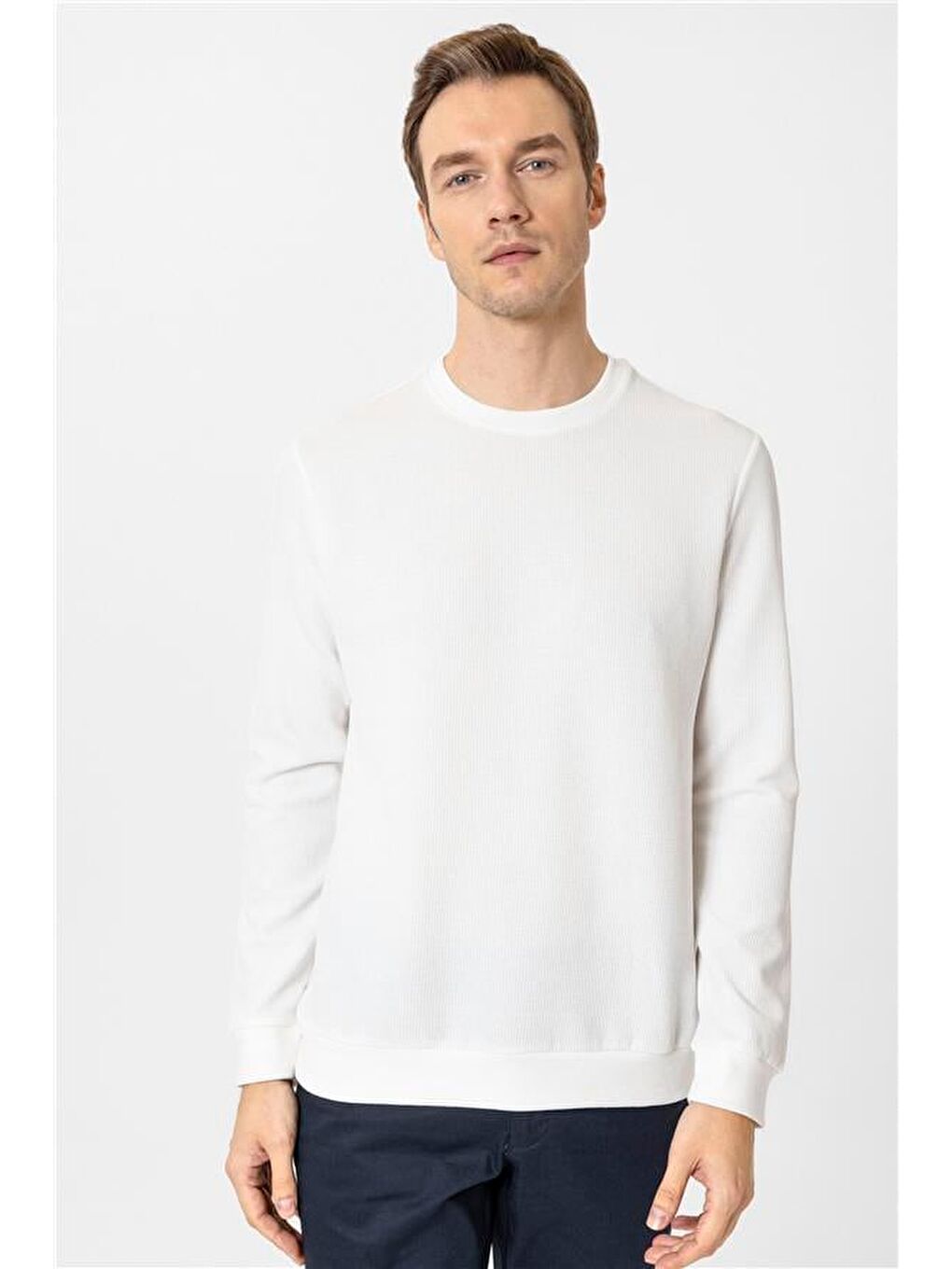 Beyaz Regular Armürlü Bisiklet Yaka Triko