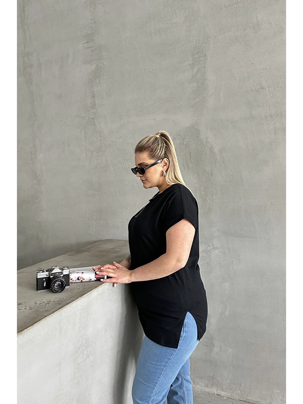 Siyah Büyük Beden Kısa Kollu Bisiklet Yaka Yanları Yırtmaçlı Basic Tişört RFT-01-3