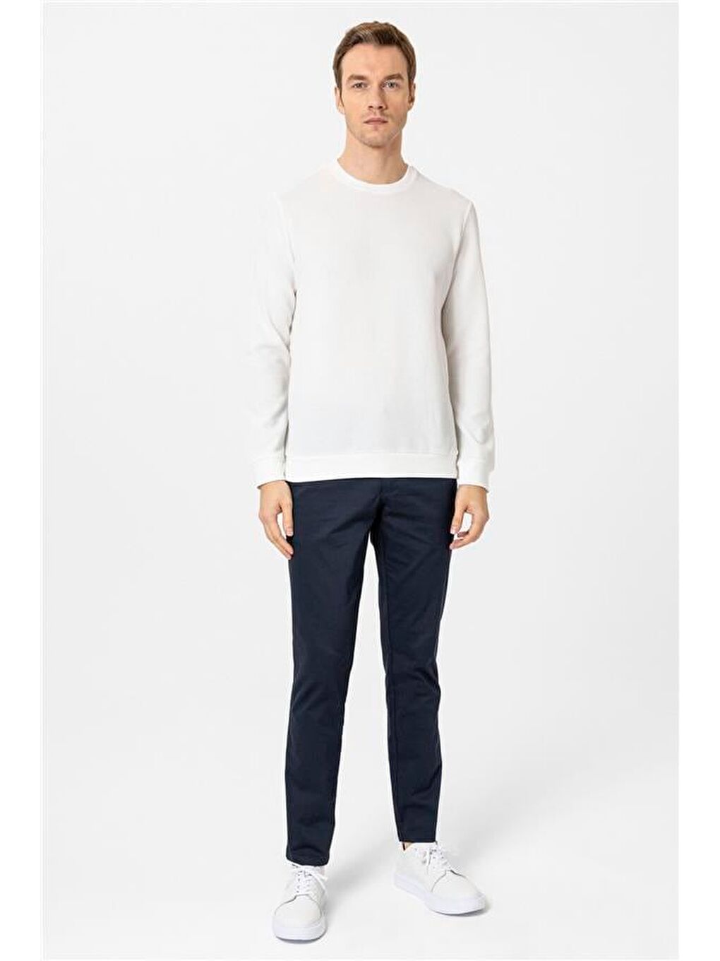 Beyaz Regular Armürlü Bisiklet Yaka Triko-5