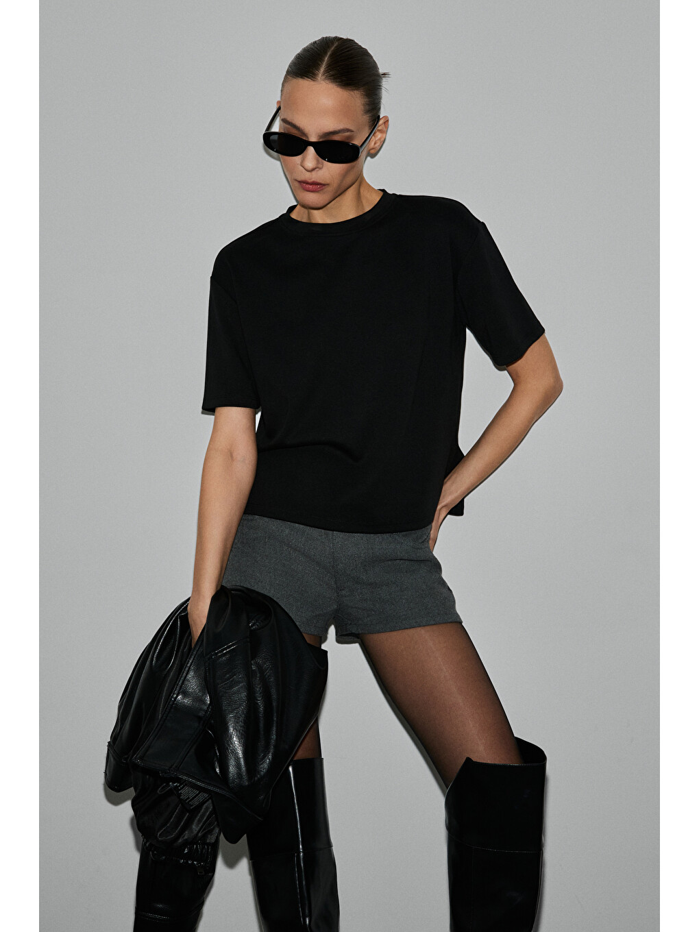 Siyah COLENA Kadın Organik Pamuklu Bisiklet Yaka Oversize Fit Kısa Kollu SİYAH T-Shirt-3