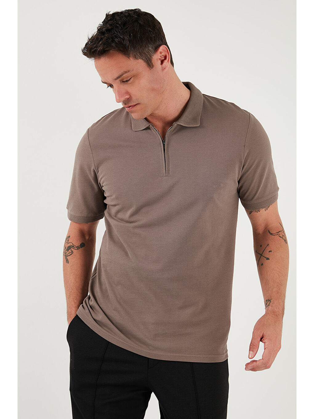 Kahverengi Pamuklu Regular Fit Yarım Fermuarlı Polo Yaka %100 Pamuk Tişört 5903008-2