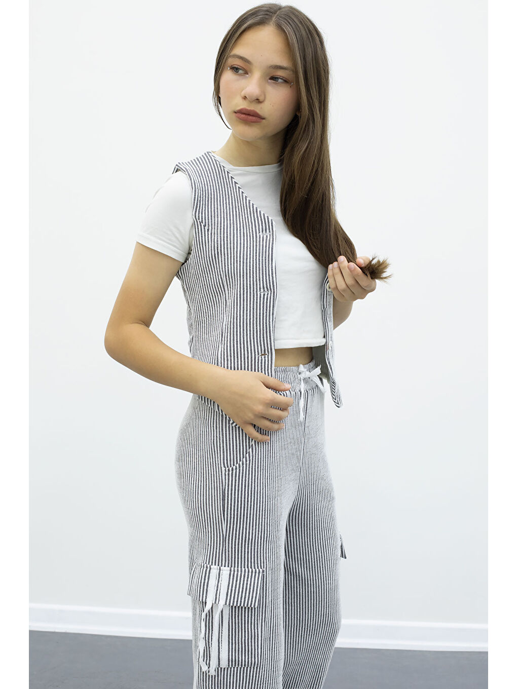 Lacivert Çizgili Düğmeli Yelekli Kargo Cepli Pantolonlu Kız Çocuk 2li Takım 21016-2