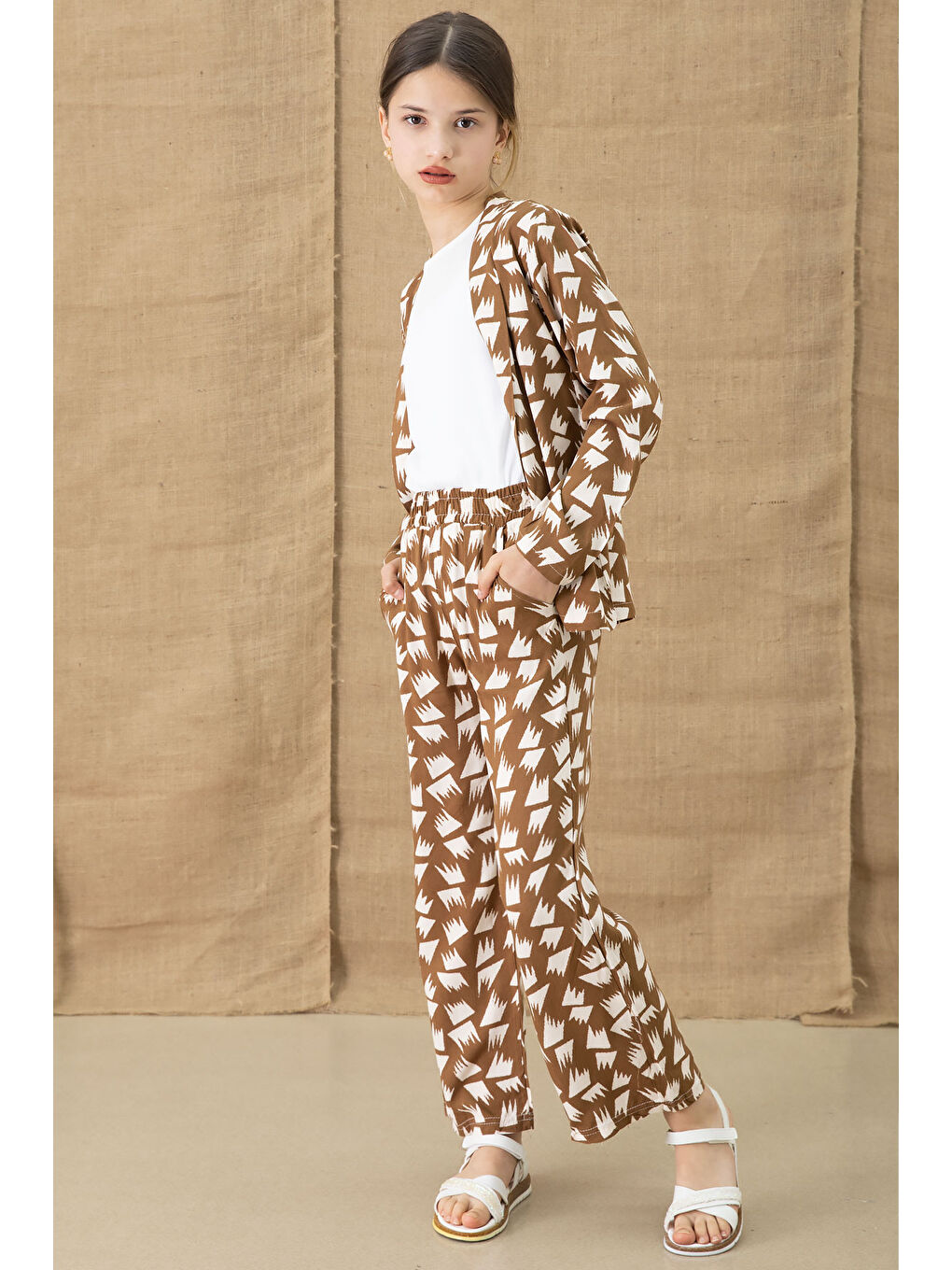 Kahverengi Kahve Desenli Bluzlu Geniş Paça Pantolonlu Kız Çocuk 3lü Takım 20761-2