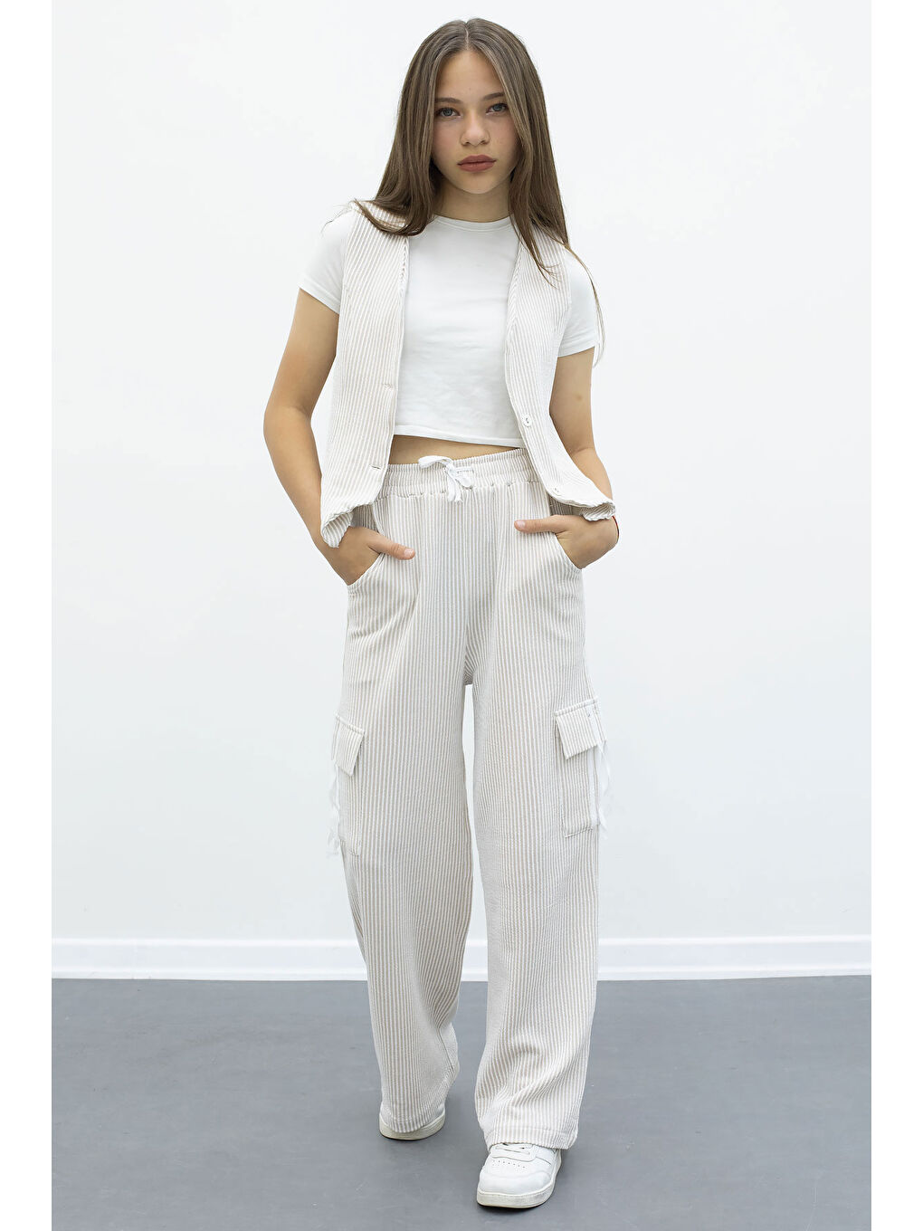 Ekru Krem Çizgili Düğmeli Yelekli Kargo Cepli Pantolonlu Kız Çocuk 2li Takım 21017
