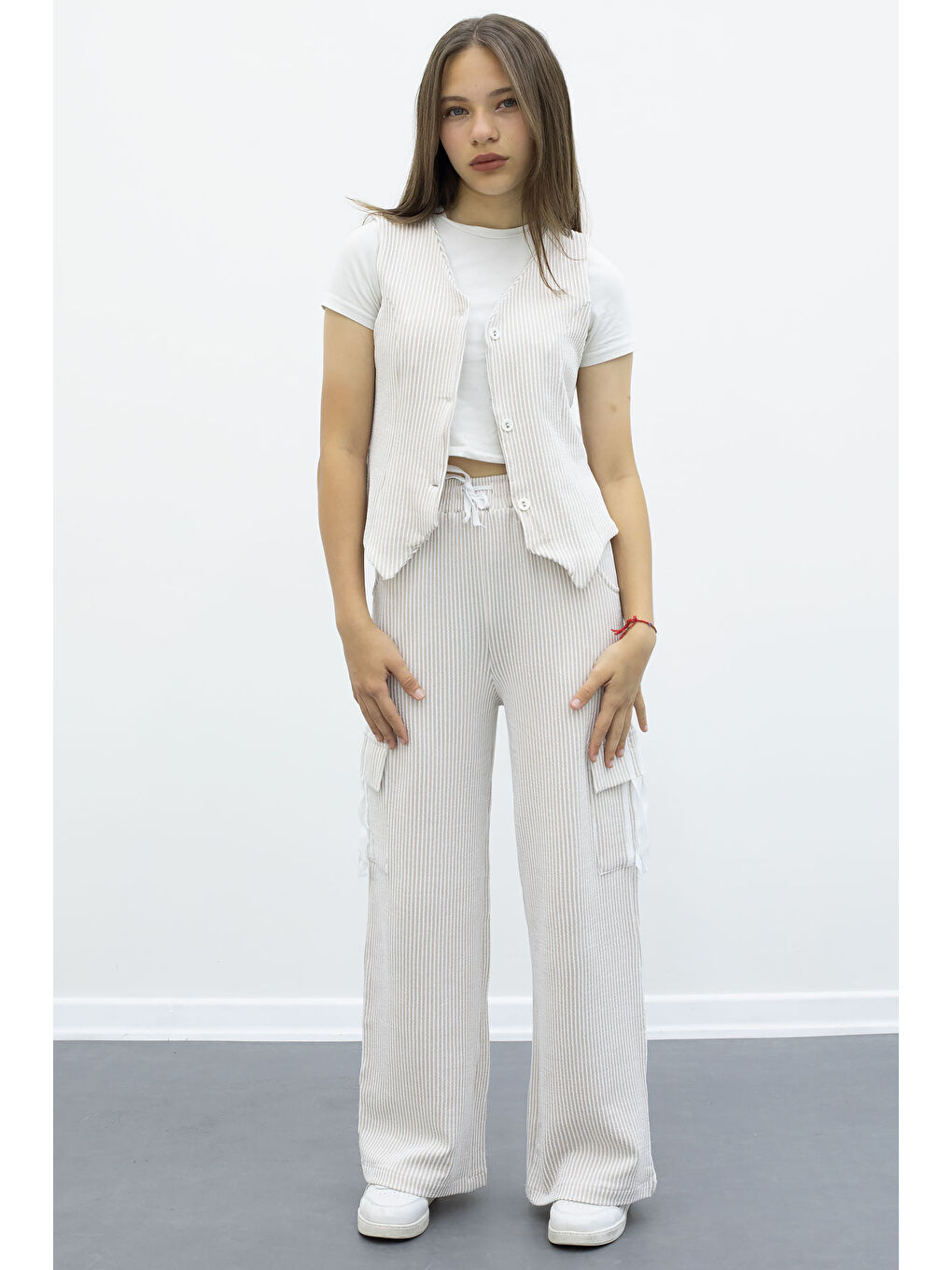 Ekru Krem Çizgili Düğmeli Yelekli Kargo Cepli Pantolonlu Kız Çocuk 2li Takım 21017-2