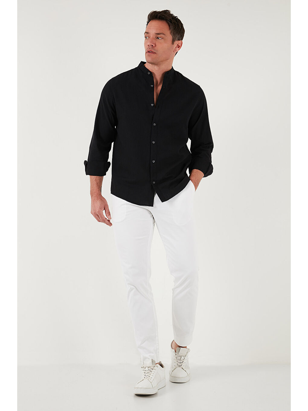 Siyah Keten Görünümlü Pamuklu Regular Fit Hakim Yaka Erkek %100 Pamuk Gömlek CF25S112637-2