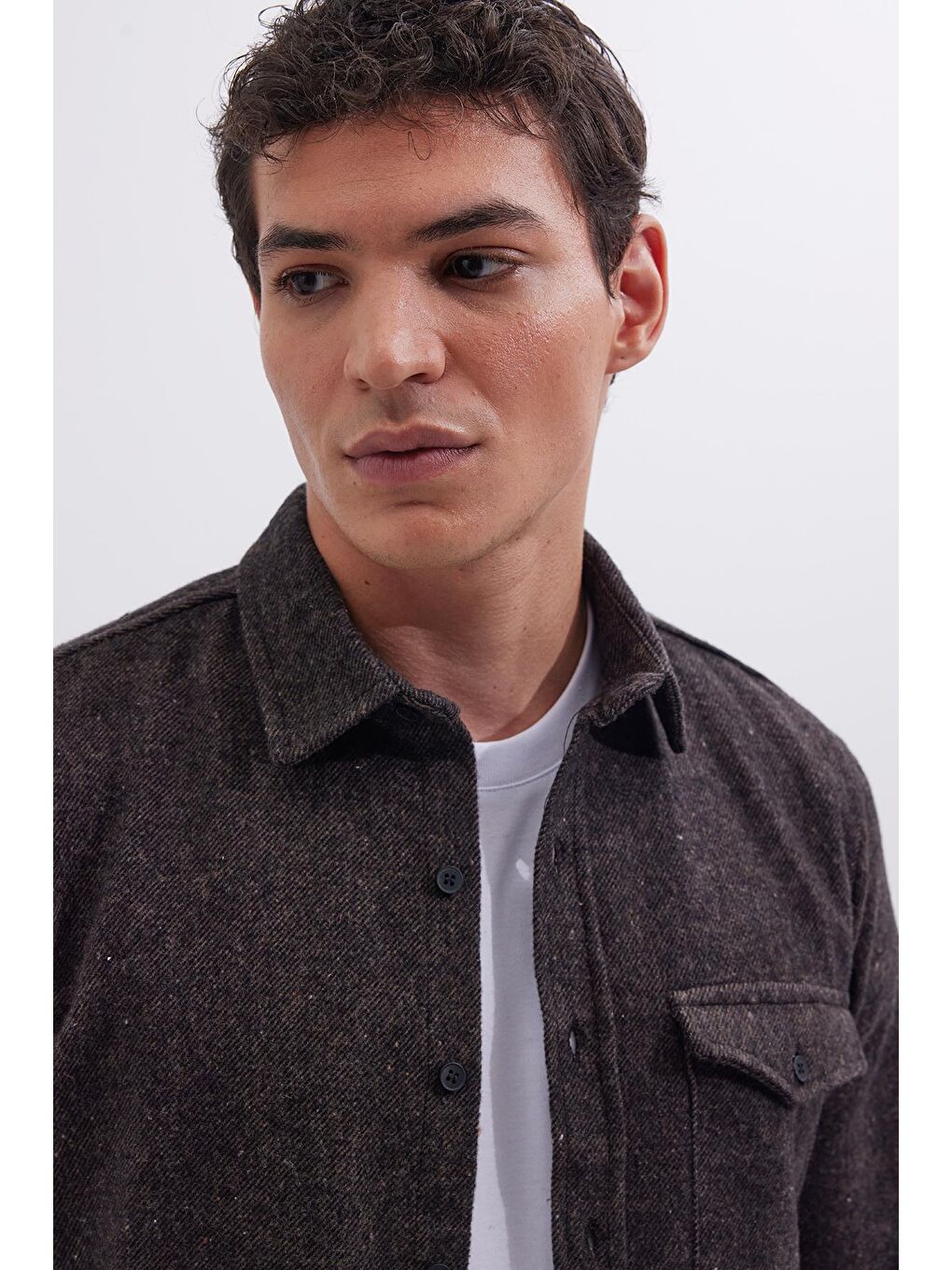 Erkek Slim Fit Tek Cep Kapaklı Düz Oduncu Spor Kahverengi Gömlek