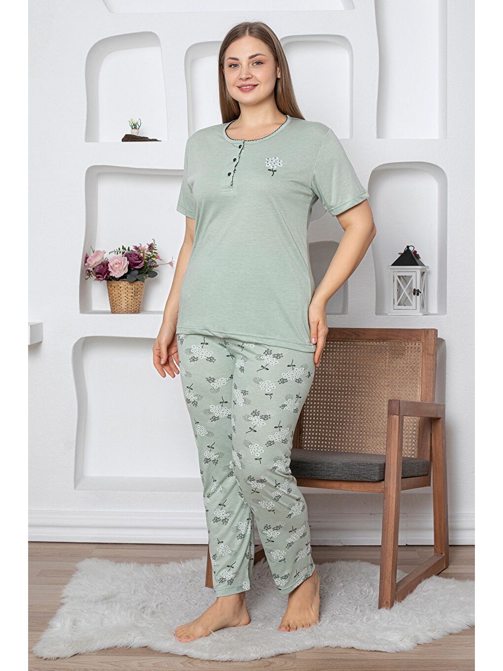 Yeşil Çiçek Desenli Büyük Beden Pijama Takımı